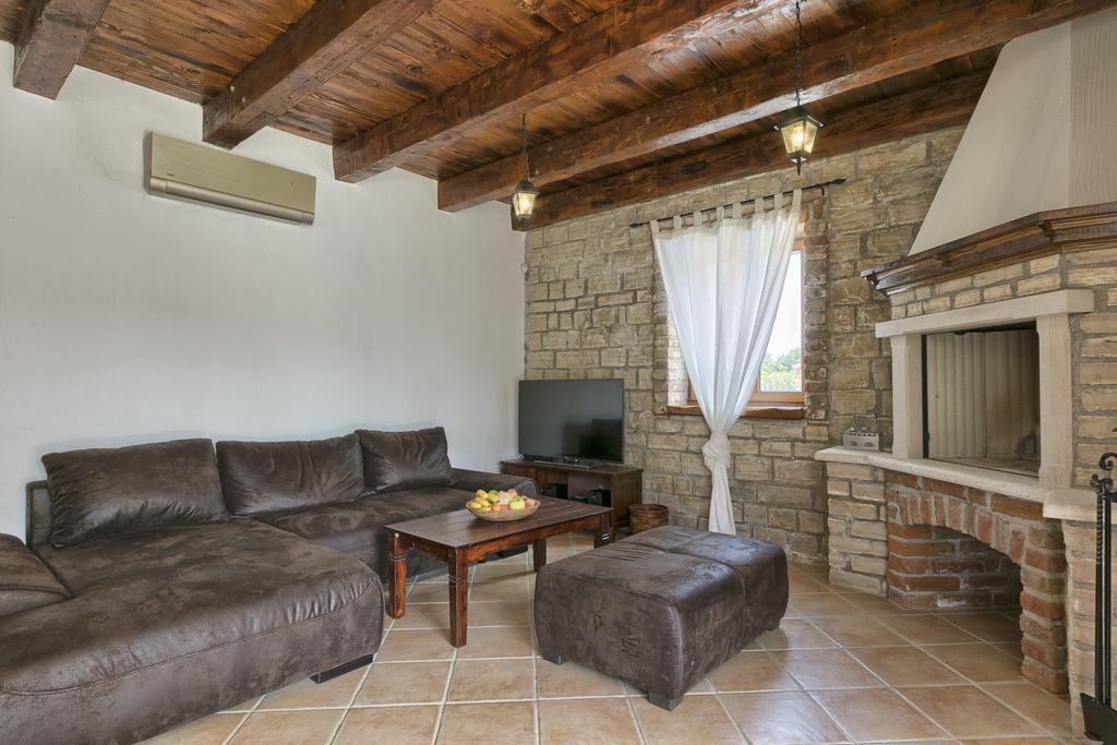 Istrian Villa Melany Vodnjan Bagian luar foto